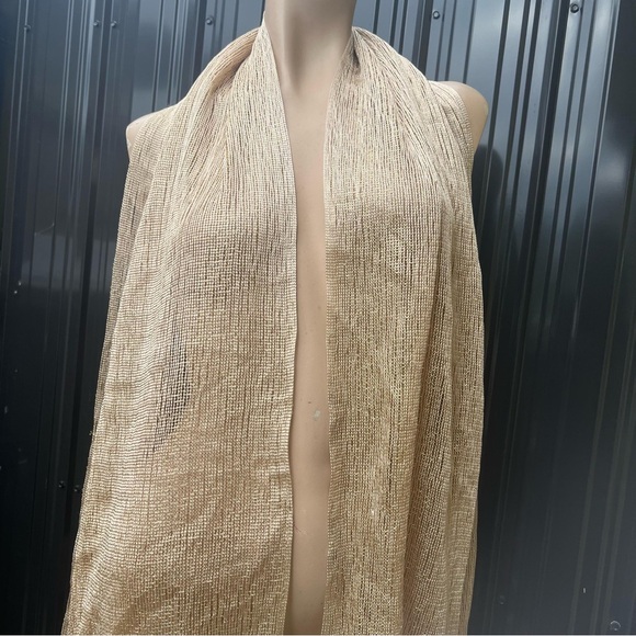 Gold Halter Top - Picture 5 of 15